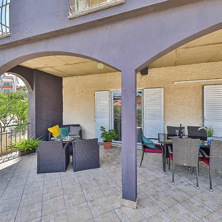 Gorgeous In Okrug Gornji