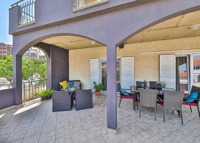 Gorgeous In Okrug Gornji