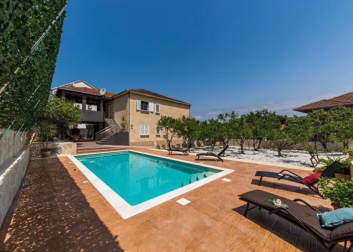 Gorgeous In Okrug Gornji