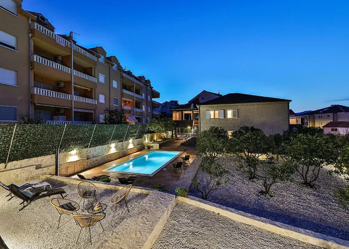 Apartament Gorgeous In Okrug Gornji