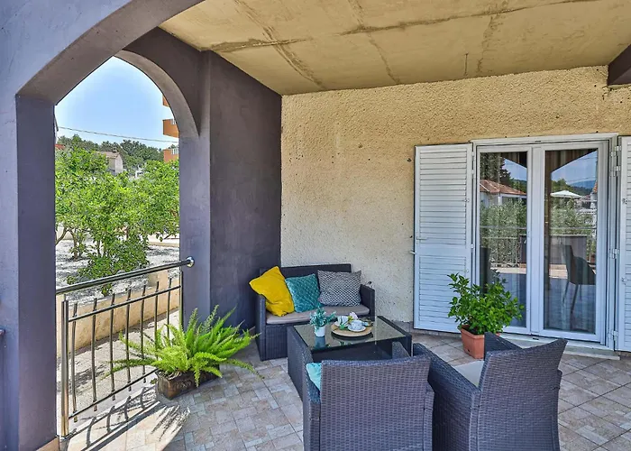 Gorgeous In Okrug Gornji