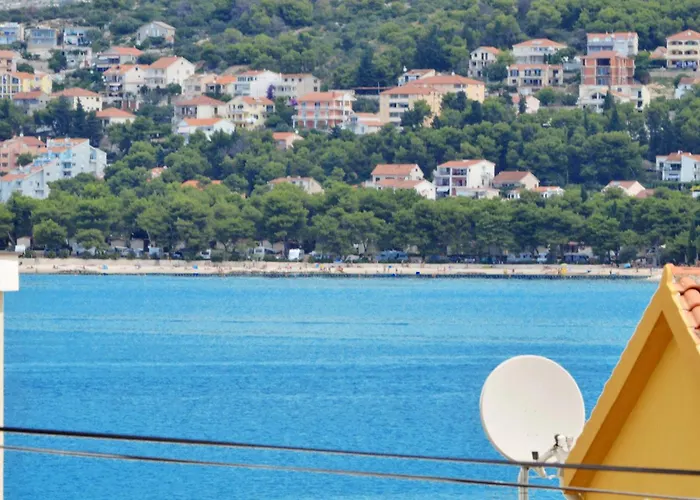 Gorgeous In Okrug Gornji Trogir