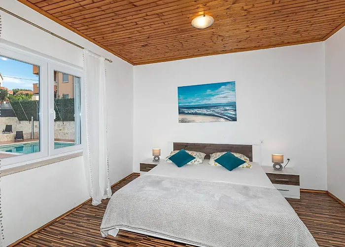 Apartament Gorgeous In Okrug Gornji *